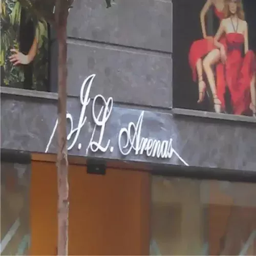 Rotulo de aluminio fresado con iluminacion por led